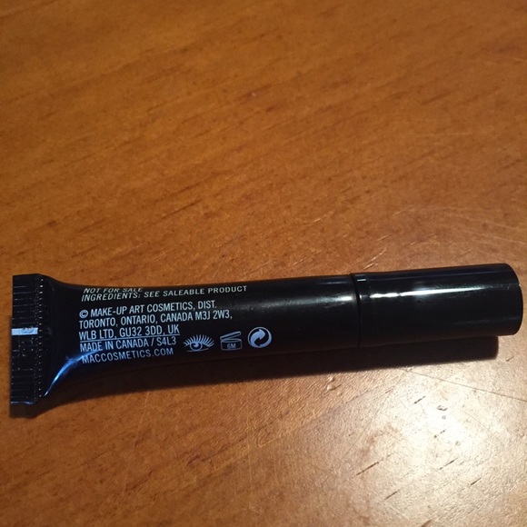 MAC In Extreme Dimension 3D Black Lash Mascara - Picture 4 of 6
